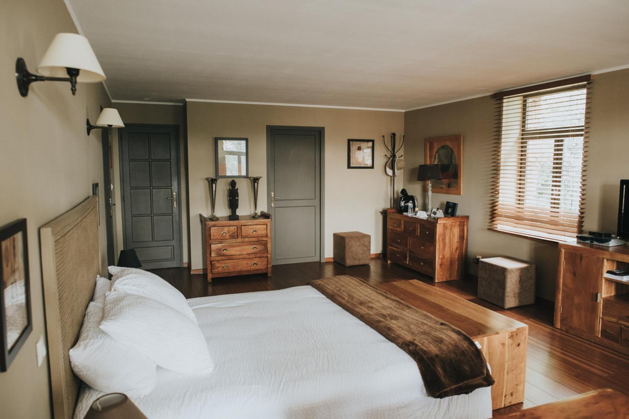 Logis Hotel-Restaurant - Le Moulin D'Artres Екстериор снимка