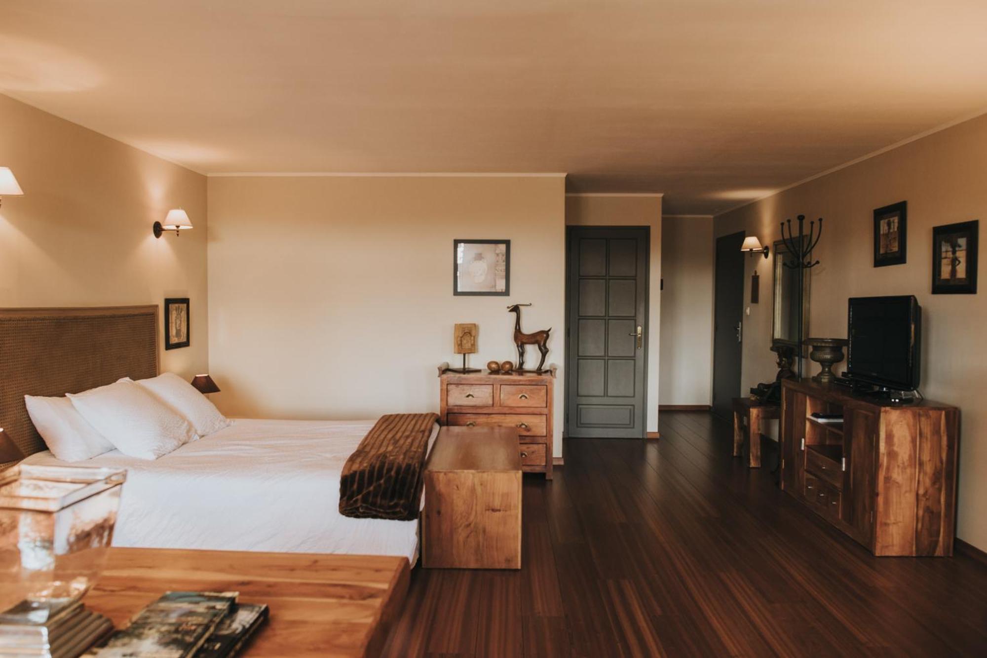 Logis Hotel-Restaurant - Le Moulin D'Artres Екстериор снимка